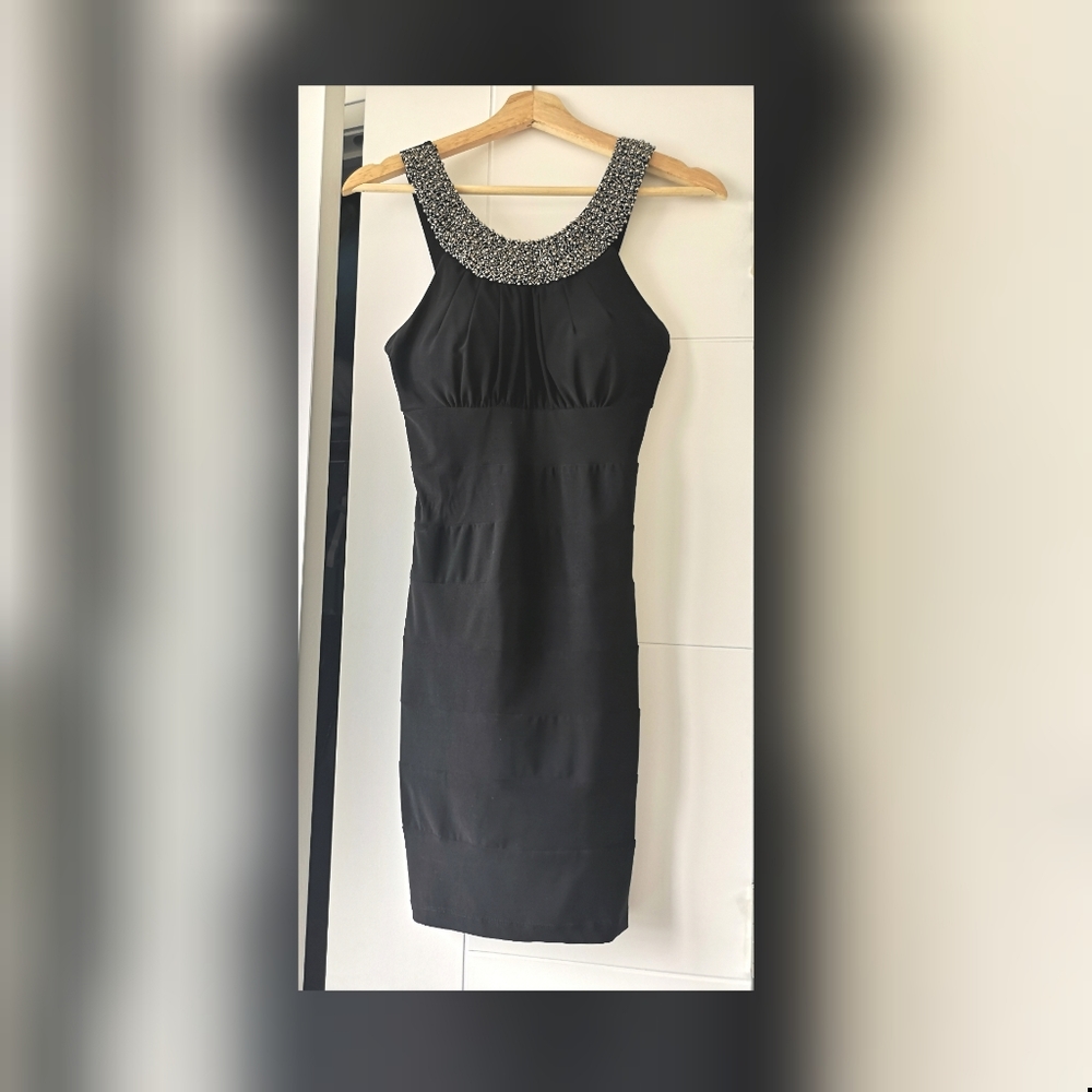Womans evening/cocktail dress. Fitted!